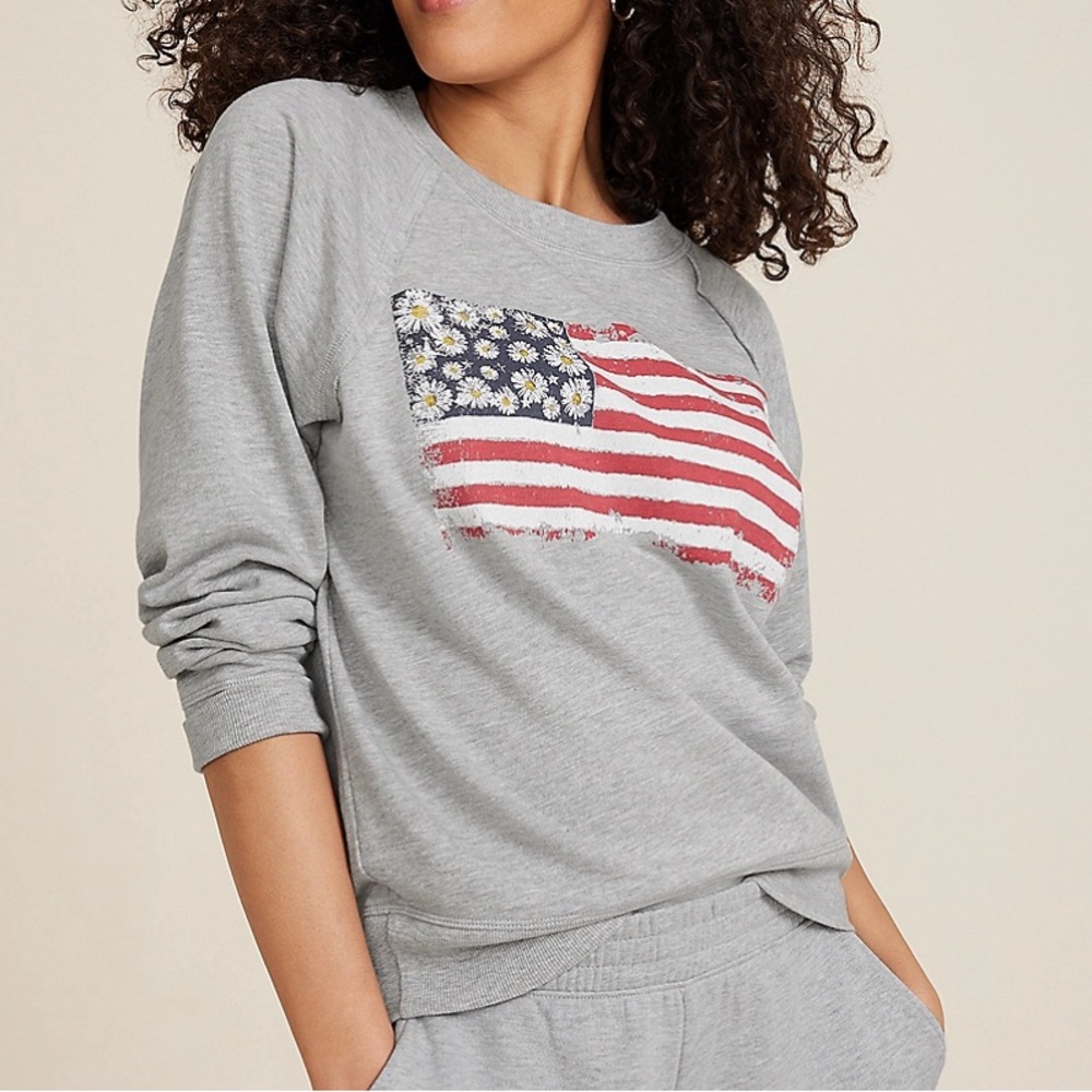 Women’s Floral American Flag Relaxed Fit Graphic Sweatshirt